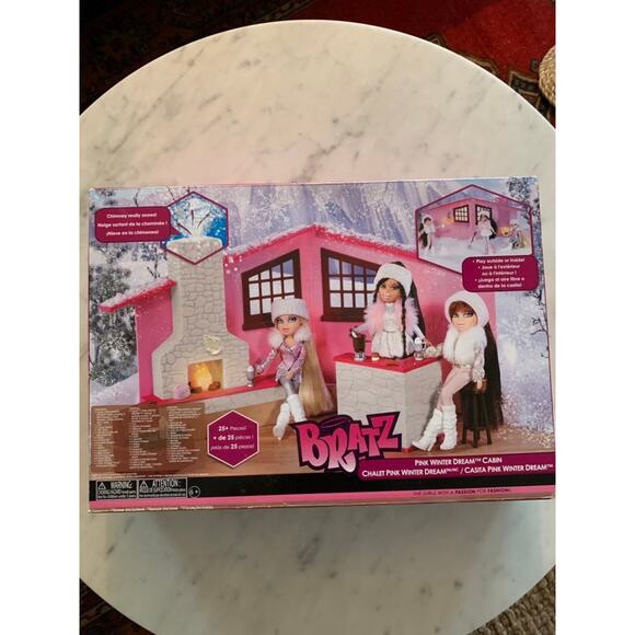 NIB Bratz Pink Winter Dream Cabin - Picture 1 of 10